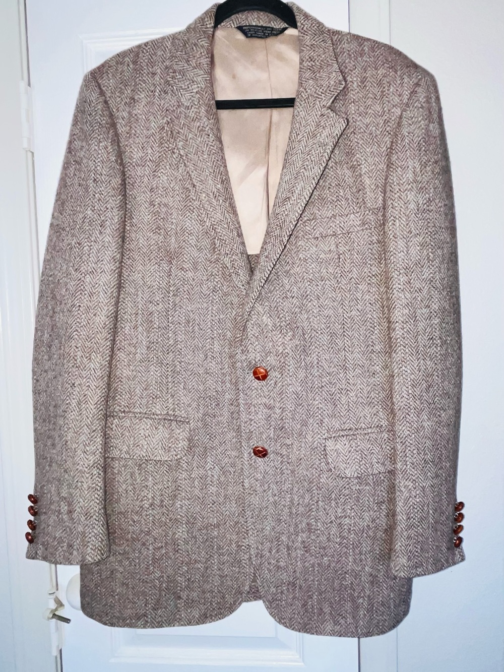 Vintage Harris Tweed 2 Button
Jacket Blazer Tan Brown Pure
Wool Herringbone 42